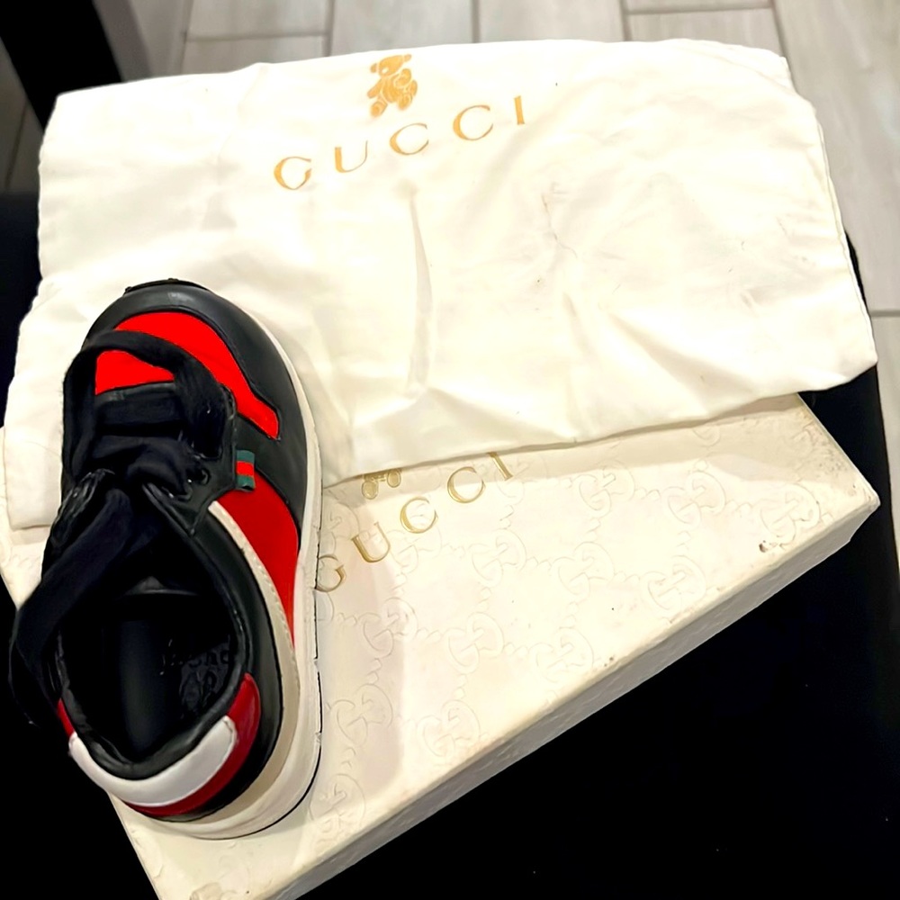 Size 21 (toddler) Gucci Sneakers
